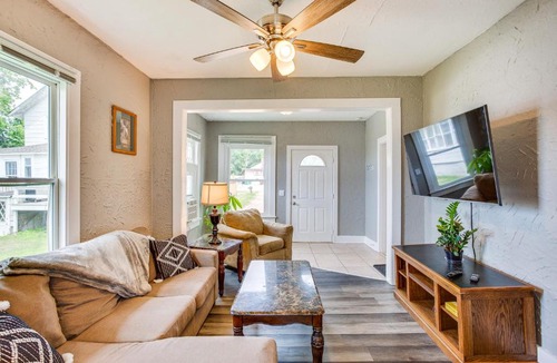 Mound House | Lakefront Mound Getaway: Near Snowmobiling Trails!