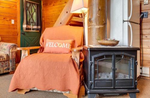 Hill House | Lakefront Ogema Vacation Rental Cabin w/Fire Pit!