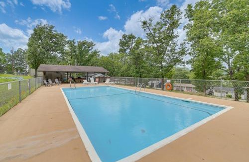 Kimberling City House | Lakeside Reeds Spring Home w/Deck & Pool Access!