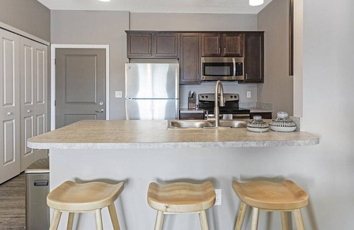 Hilliard Apartment | Landing at Landmark Lofts - 2 Bedrooms in Downtown Hilliard