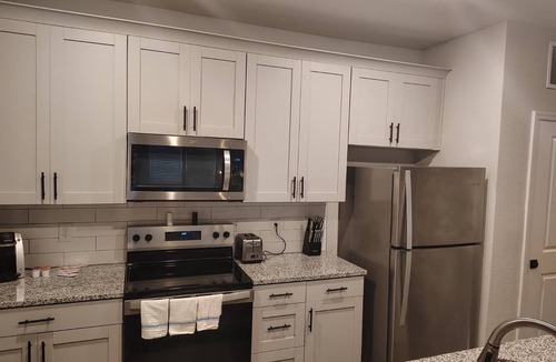 Newberry Apartment | Landing | Beautiful 2BD, Pool, Gym
