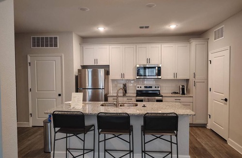 Newberry Apartment | Landing | Incredible 2BD, Pool, Gym