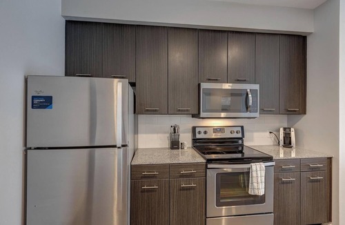 Grove City Apartment | Landing | Modern 1BD, Gym, Yoga Studio