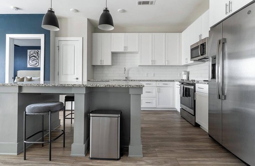 Matthews Apartment | Landing | Spectacular 2BD, Pool, Gym