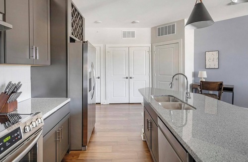 Ferndale Apartment | Landing | Stylish 1BD, Pool, Yoga Studio