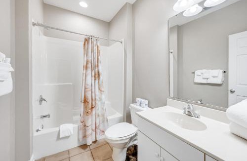 Red Hill House | Large 3BR Private Condo Pool Tennis Great Location