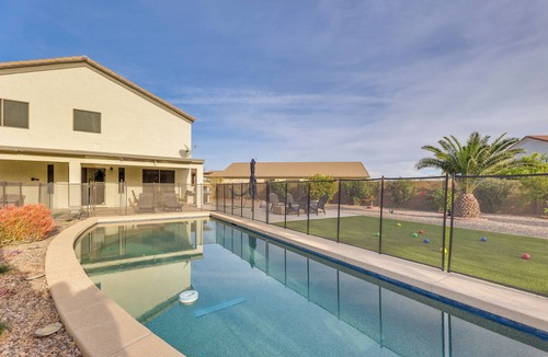 Coolidge House | Large Pool & Yard w/Bocce: Oasis in Coolidge!