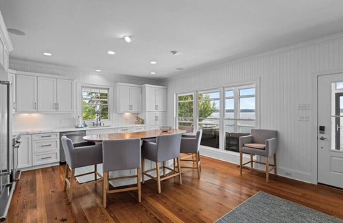 Ridgeway House | Lazy Dazes - 4 bedroom w/Lake Front & Inground pool