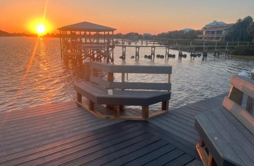 Cedar Key House | Leaning Oak Bungalow