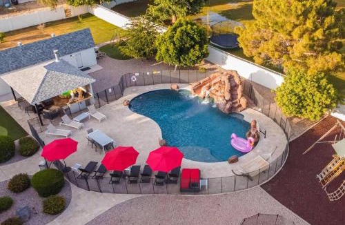Gilbert House | LeFairview Chateau- Pickleball Heated Pool Jacuzzi