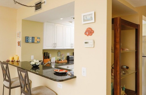 Grove City Condo | Lemon Bay Waterfront Condo w Patio