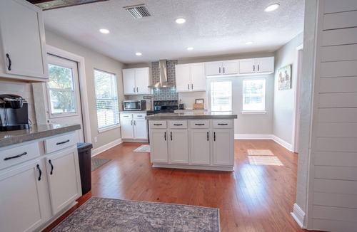 Ocala House | Lemonade Acres: Country Charm Made Convenient!