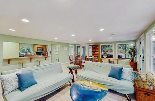 Long Beach House | Light & Leisure