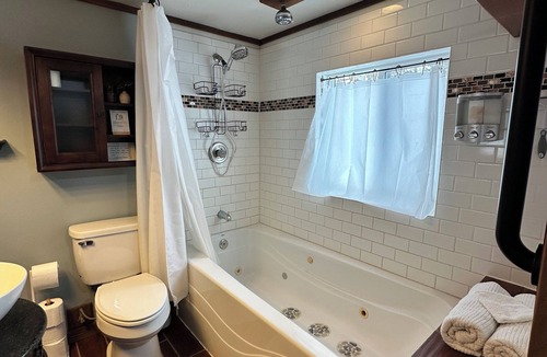 Buffalo Soapstone Cottage | Liten Gata Cottage - Delightful Farmhouse Retreat Near Palmer