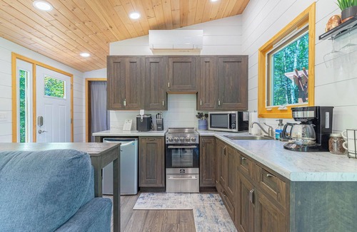 Cornucopia Cabin | Little Blue: Secluded Tiny Home w/walking path to Lake Superior