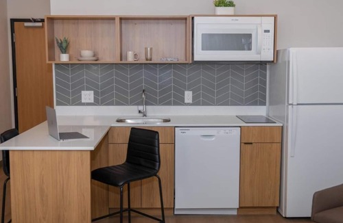 Surprise Hotel | LivAway Suites Phoenix-Surprise