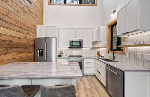 Broken Bow Cabin | Living Waters Riverfront Retreat in Broken Bow