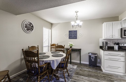 Germantown Condo | Long-Term Stays - Germantown 2br/2ba