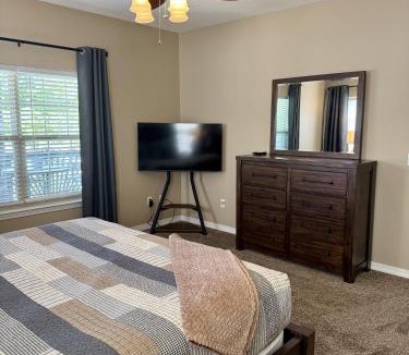 Hollister Apartment | Lower Level Condo B-1
