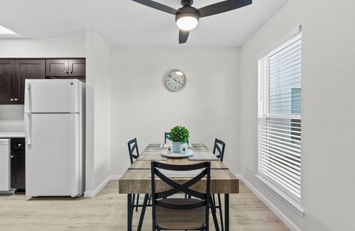 Northeast Heights Apartment | Luxury Apt at the Base of the Sandia Mountains near Breweries, Hiking, Biking
