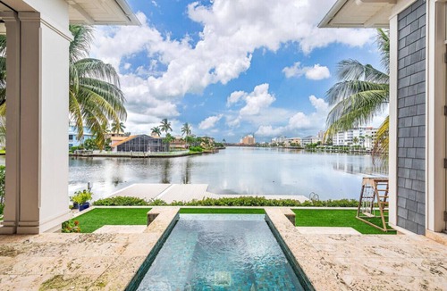 Vanderbilt Beach House | Luxury Bayfront Retreat – 2 Min Walk to Private Vanderbilt Beach Access