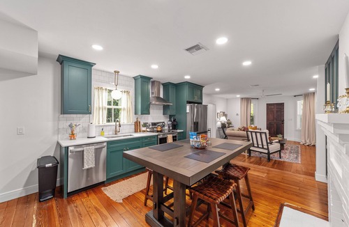 Historic District Apartment | Luxury downtown with parking near WEC, springs, forest, and Santos trailhead