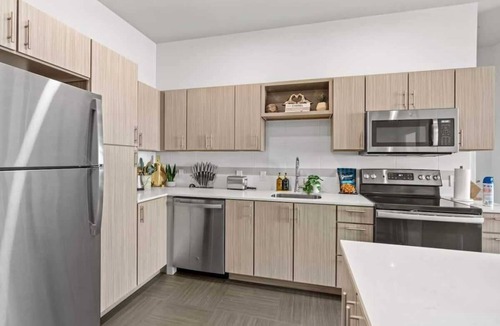 Rogers House | Luxury Unit w/Pool + Gym | LCP Collection