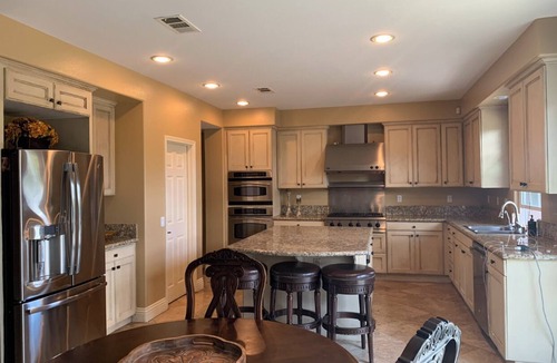 Stevenson Ranch House | Mediterranean Pool House Exactly behind Magic Mountain and Hurricane Harbor !