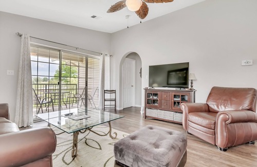 Branson Condo | Minutes from Downtown Branson! So Many Amazing Amenities! Clean and Cozy! 2BD