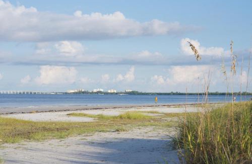 Fort Myers Beach House | Mod Cottage by Sun Palace Vacations
