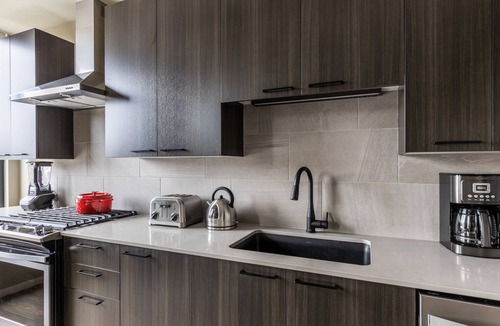 West Loop Apartment | Mod West Loop Studio w/Gym, Pool, nr. Restaurant Row, by Blueground