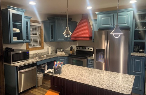 Branson Cottage | Modern 4BDR/3BA Cottage at fabulous Stormy Point.
