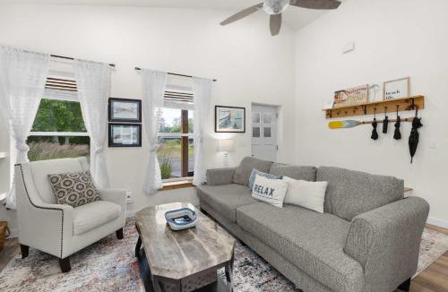 Long Beach House | Modern cottage with covered deck grill & fireplace - walk to beach-bars-dining