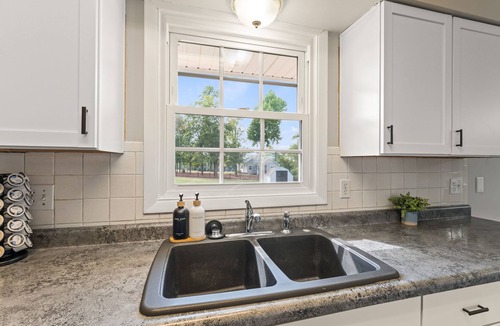 Beavercreek House | Modern & Cozy Beavercreek Retreat - 3BR Home w/Patio – Sleeps 8