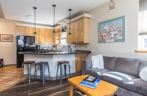College House | Modern Loft w/Garage