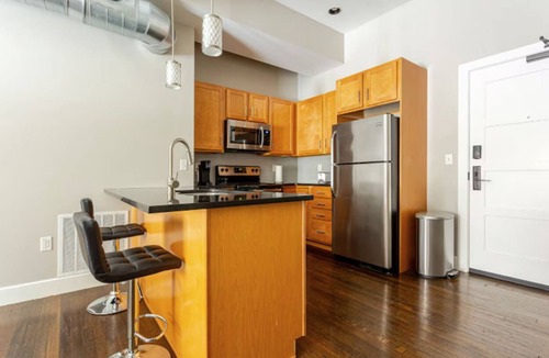 Wholesale District Apartment | Modern Luxury 1BR Downtown Indianapolis Near Convention Center