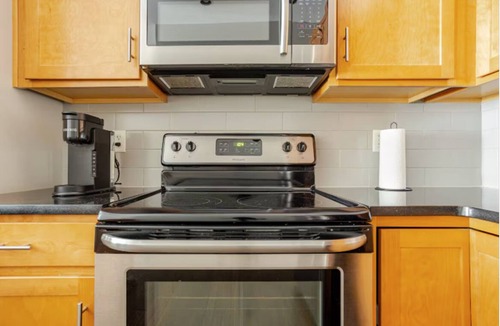 Wholesale District Apartment | Modern Luxury 1BR Downtown Indianapolis Near Convention Center