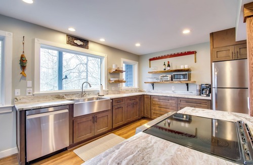 Nellysford Cottage | Modern Nellysford Getaway on 40 Private Acres!
