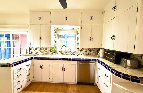 Tucson House | Modern Spanish Colonial home Pool & Hot tub
