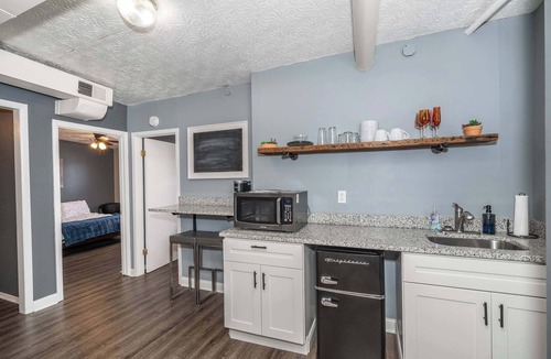 Newport Condo | Monmouth Loft 4