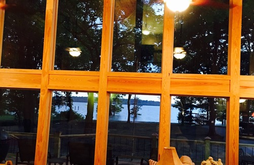 Dundee House | Moon Lake MS lakeside lodge perfect for family or couples getaway!