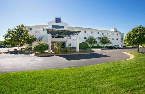 Brooklyn Center Hotel | Motel 6-Brooklyn Center, MN - Minneapolis