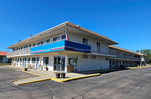 Mitchell Hotel | Motel 6-Mitchell, SD