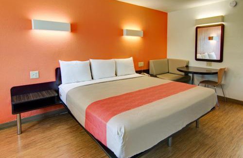 Mount Pleasant Hotel | Motel 6-Mount Pleasant, TX