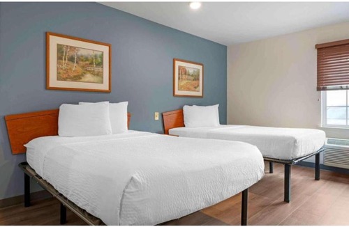 Sharonville Hotel | Motel 6 Suites Cincinnati Sharonville, OH