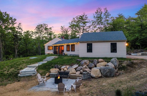 Bartlett House | Mountain Top Hideaway 10 Min to North Conway & 5 Min Saco River, pet friendly