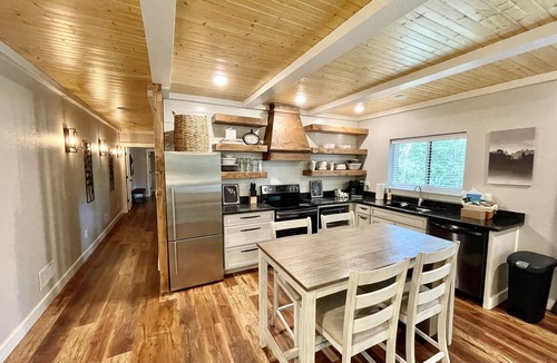 Mena House | Mountainside Luxury Unit 3—LOCATION! LOCATION!