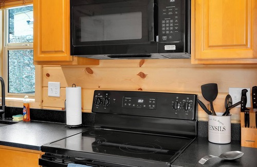 Summerhaven Cabin | Mt. Lemmon Hotel Village Cabin #4