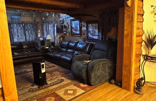 Ninilchik House | Nestled between Ninilchik and Deep Creek Rivers. 5 minutes from Cook Inlet