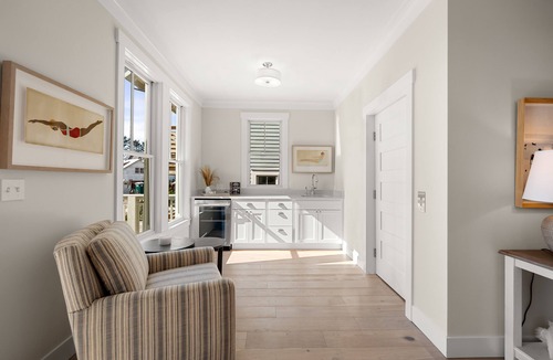 Seabrook House | *New* Seabrook's Solitude: Private Hot Tub & Dog Friendly